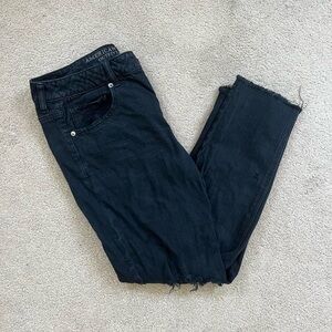 Black American Eagle Ripped Mom Jeans